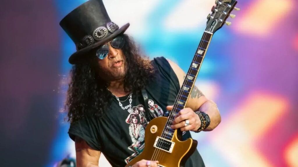 Slash lamenta morte de enteada e cancela quatro shows de turnê solo