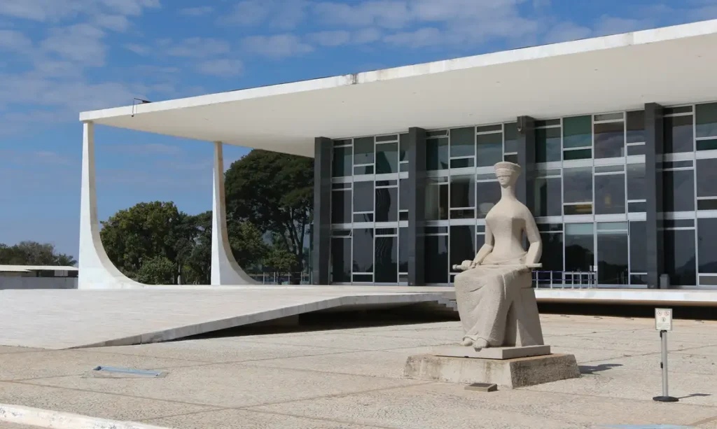 Ministro Nunes Marques suspende julgamento sobre ampliação do foro privilegiado