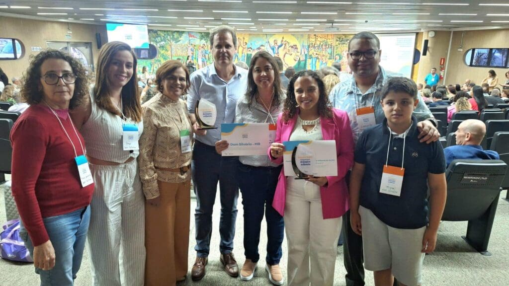 Dom Silvério recebe Prêmio Ouro – Compromisso Pela Primeira Infância em Belo Horizonte