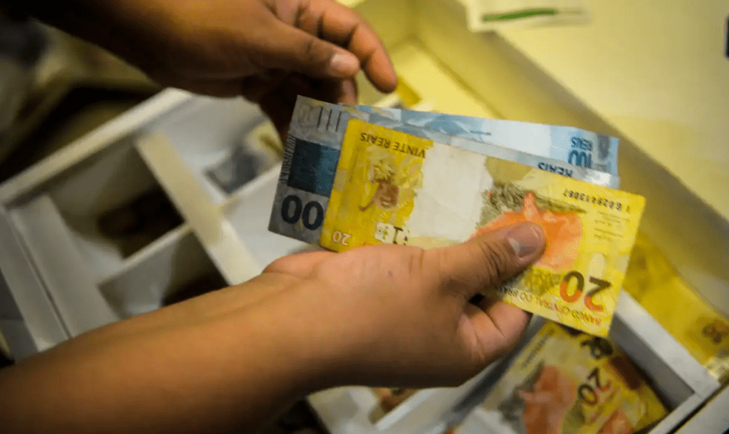 Empresas têm até esta sexta-feira (29) para pagar o décimo terceiro salário