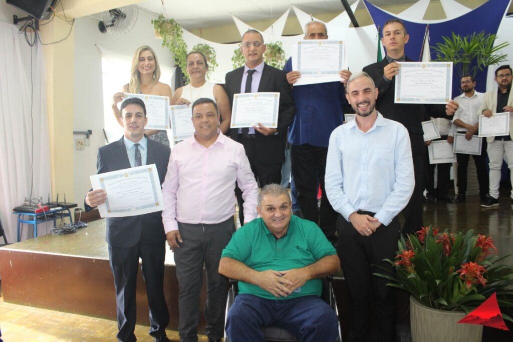 Prefeito, vice e vereadores eleitos de Passa Quatro são diplomados em cerimônia em Itanhandu