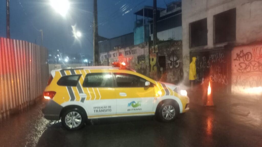 Defesa Civil de Belo Horizonte interdita pontos críticos devido a forte chuva