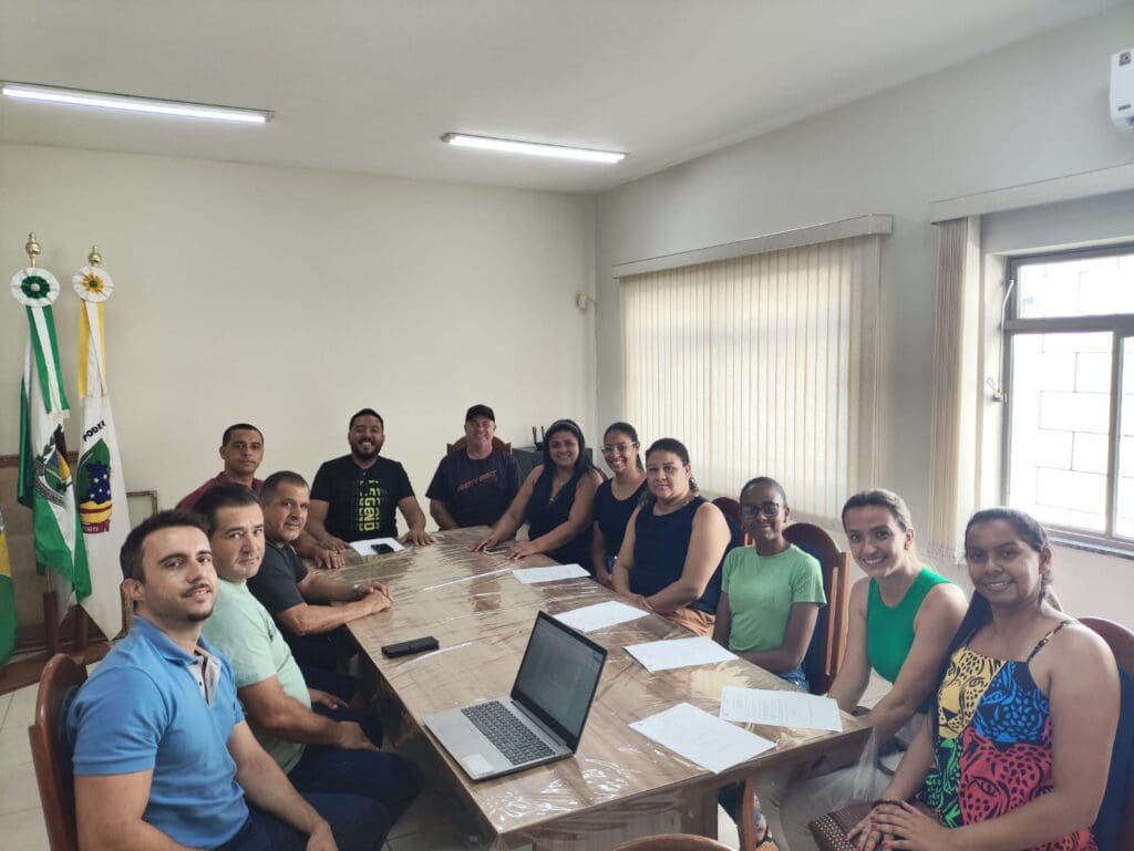 Câmara Municipal de Conceição do Rio Verde ouve demandas do CCI para melhorar a educação