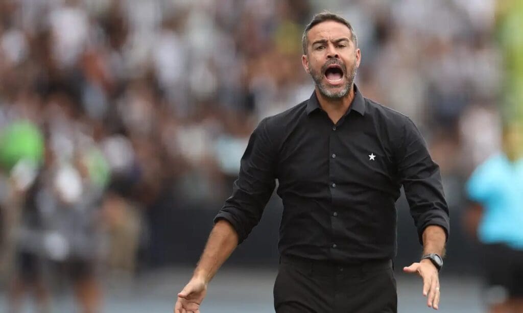 Artur Jorge deixa o comando do Botafogo após conquistas em 2024