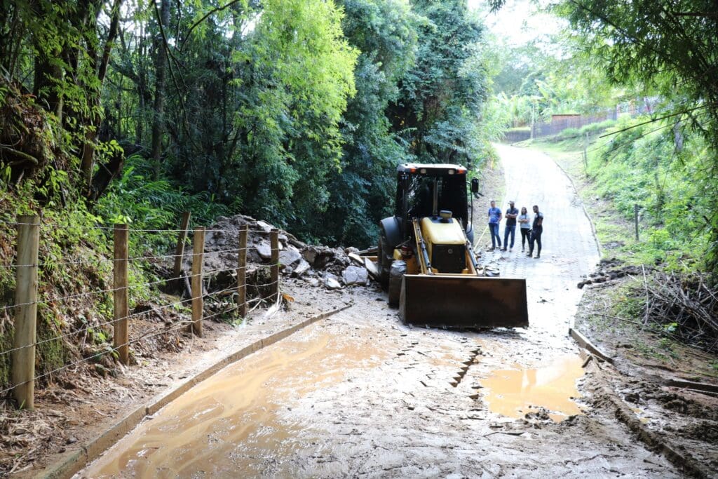 Prefeitura socorre famílias vítimas de tempestade em Wenceslau Braz