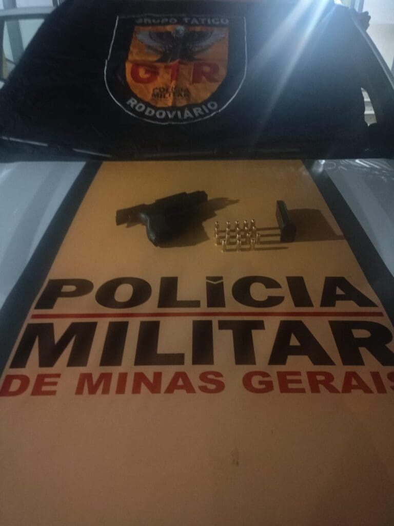 A Polícia Civil de Minas Gerais (PCMG) prendeu uma mulher de 36 anos, suspeita de envolvimento com o tráfico de drogas