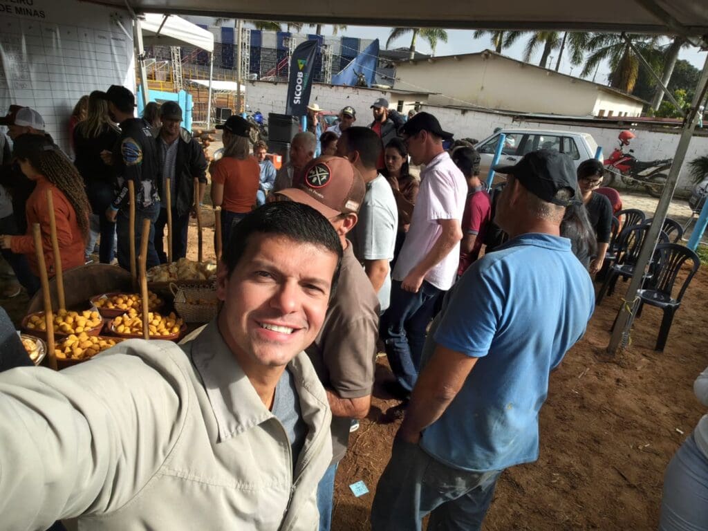 Bom Jardim de Minas valoriza produtores locais com café de confraternização