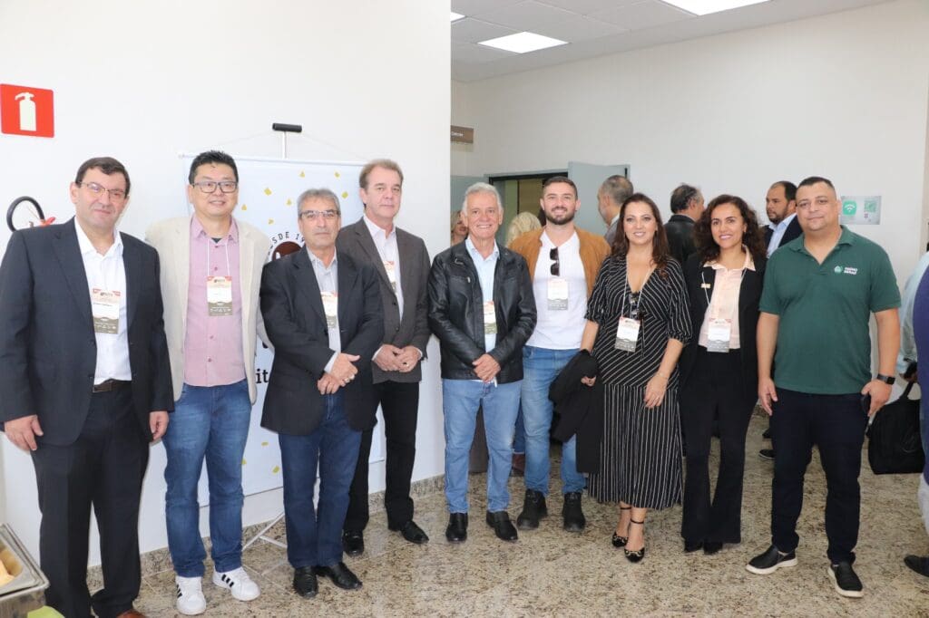 Café com Tudo reúne representantes de mais de 30 municípios