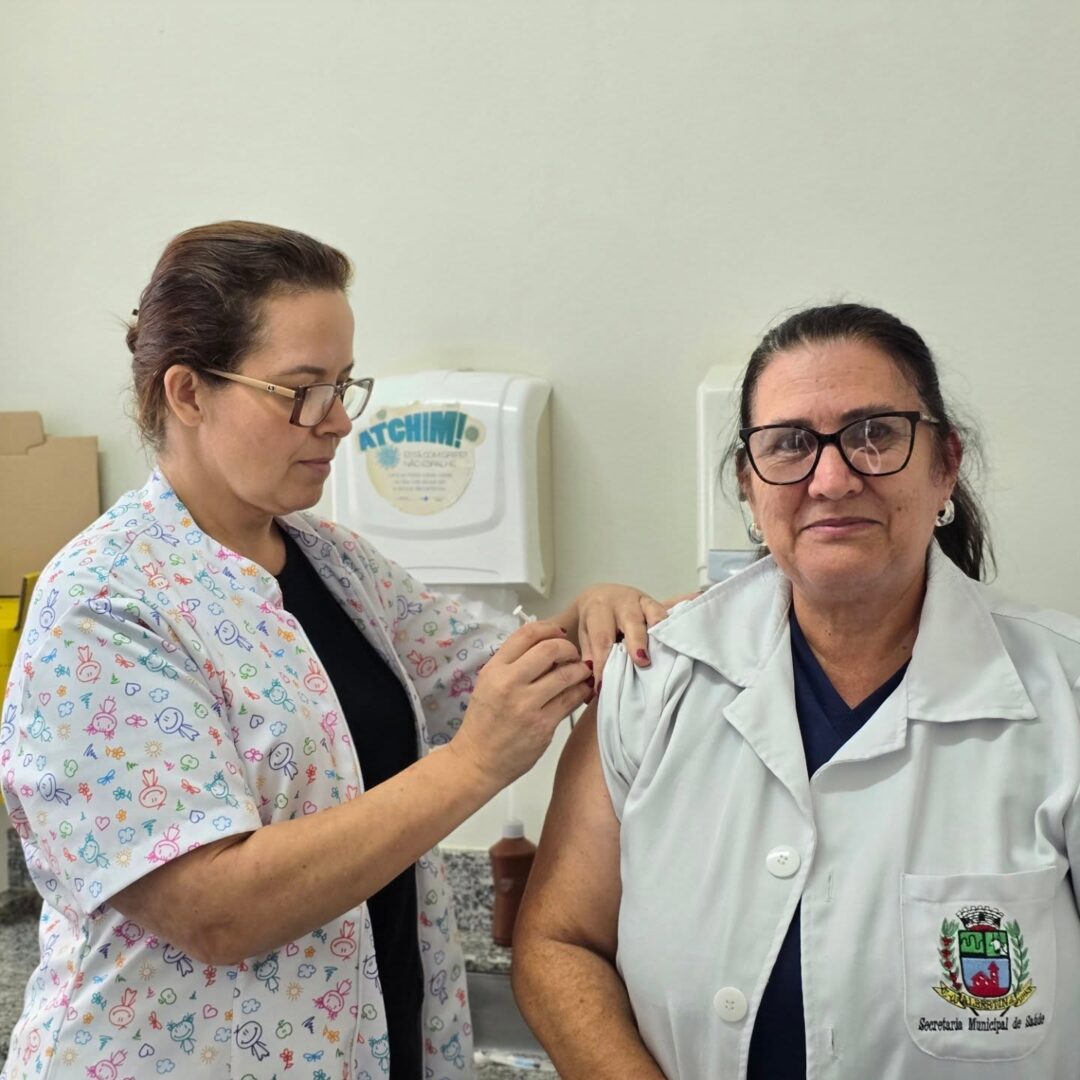 Albertina reforça proteção dos profissionais da saúde com vacinação contra meningite