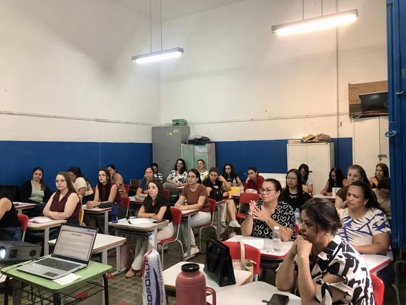 Nova Resende avança com formação do Pacto pela Alfabetização no município
