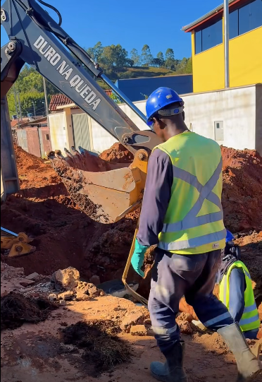 Obras de drenagem avançam no bairro Corte de Pedra e preparam região para pavimentação em Lambari