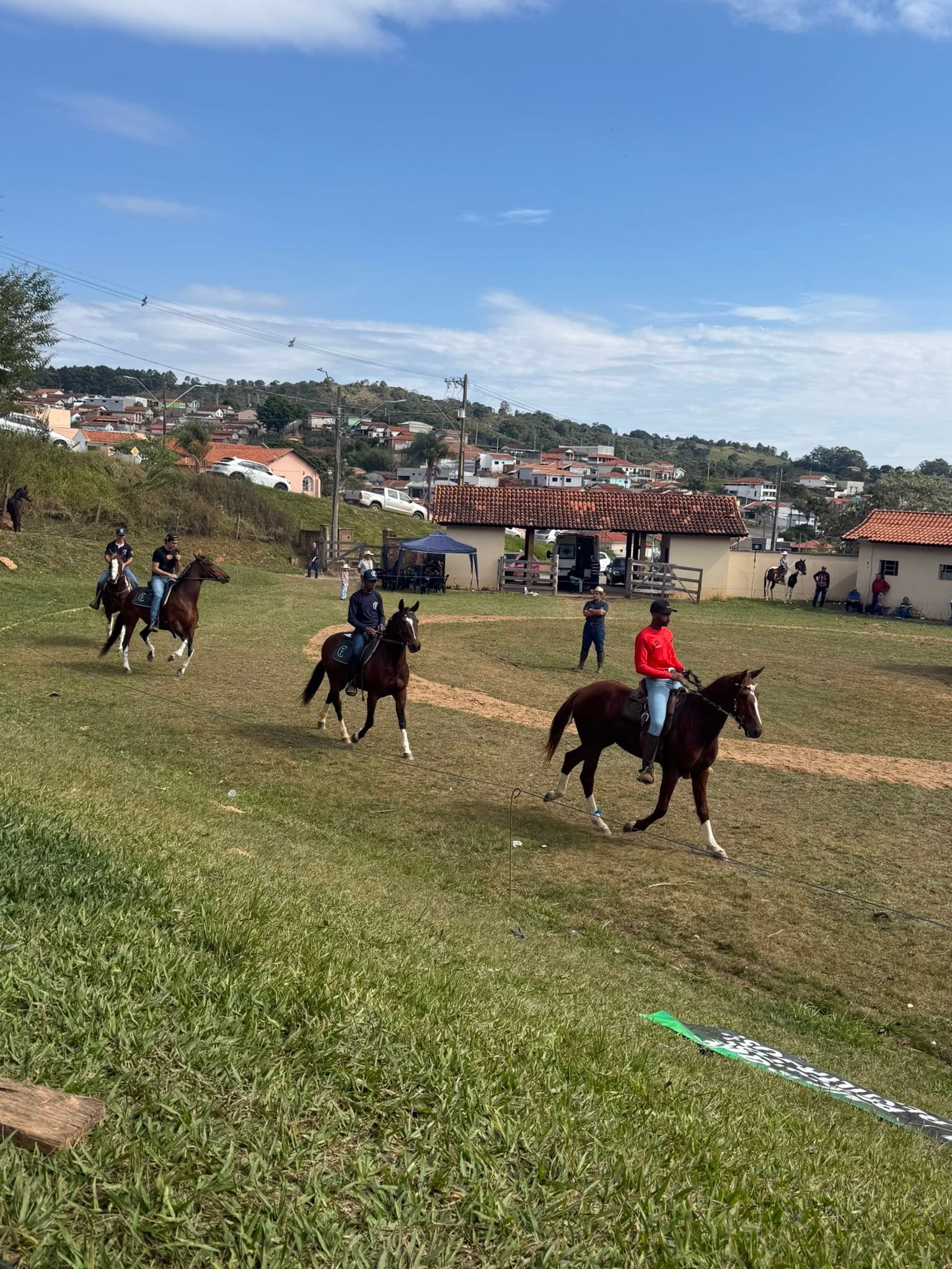 São Pedro da União realiza 1º Poeirão com competidores de 14 cidades